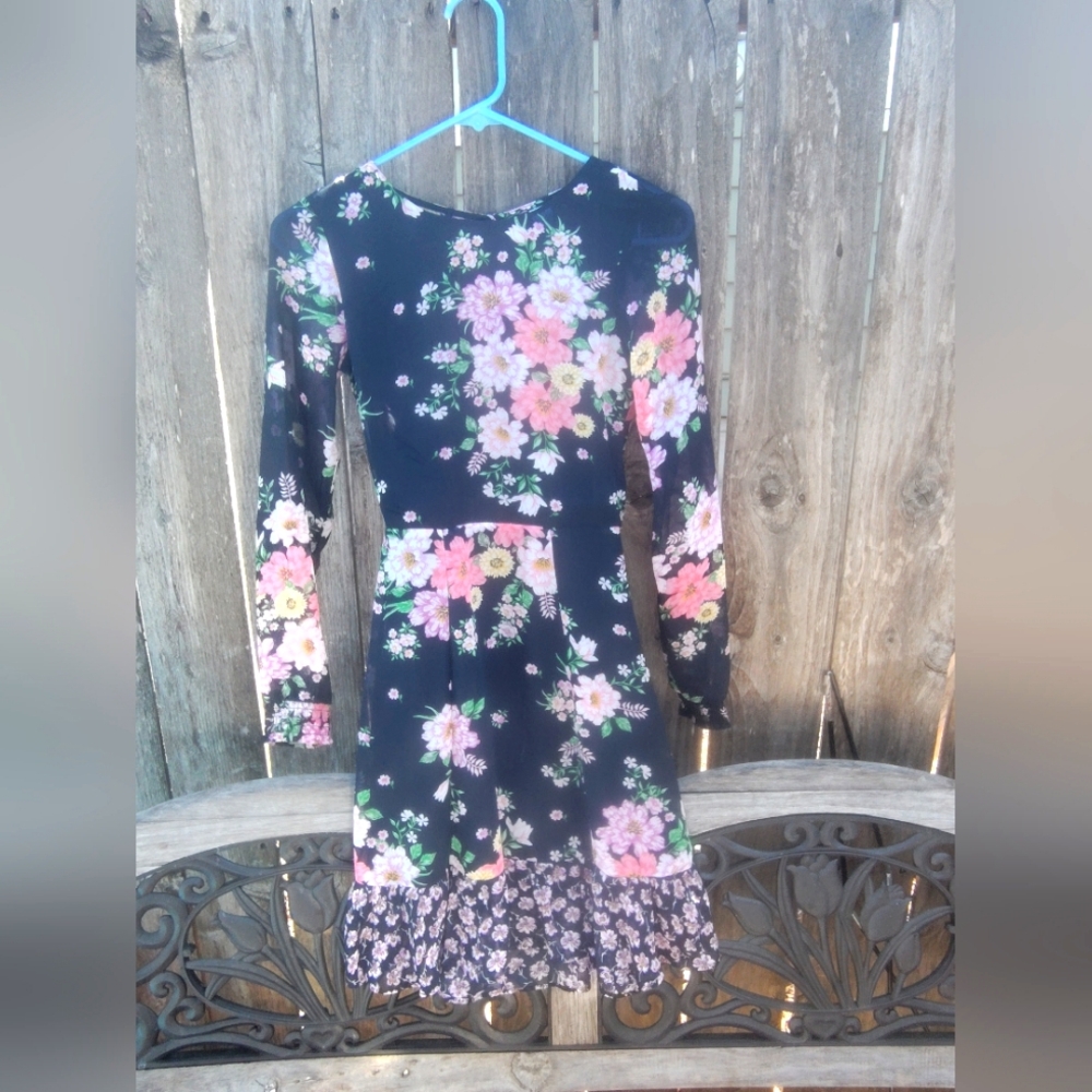 Women's sz 2 floral open back summer dress